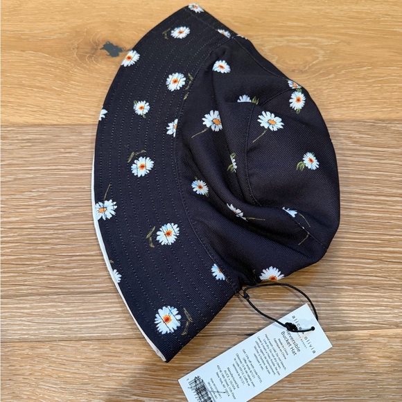 Alice and Olivia • Daisy Reversible Bucket Hat main image 4